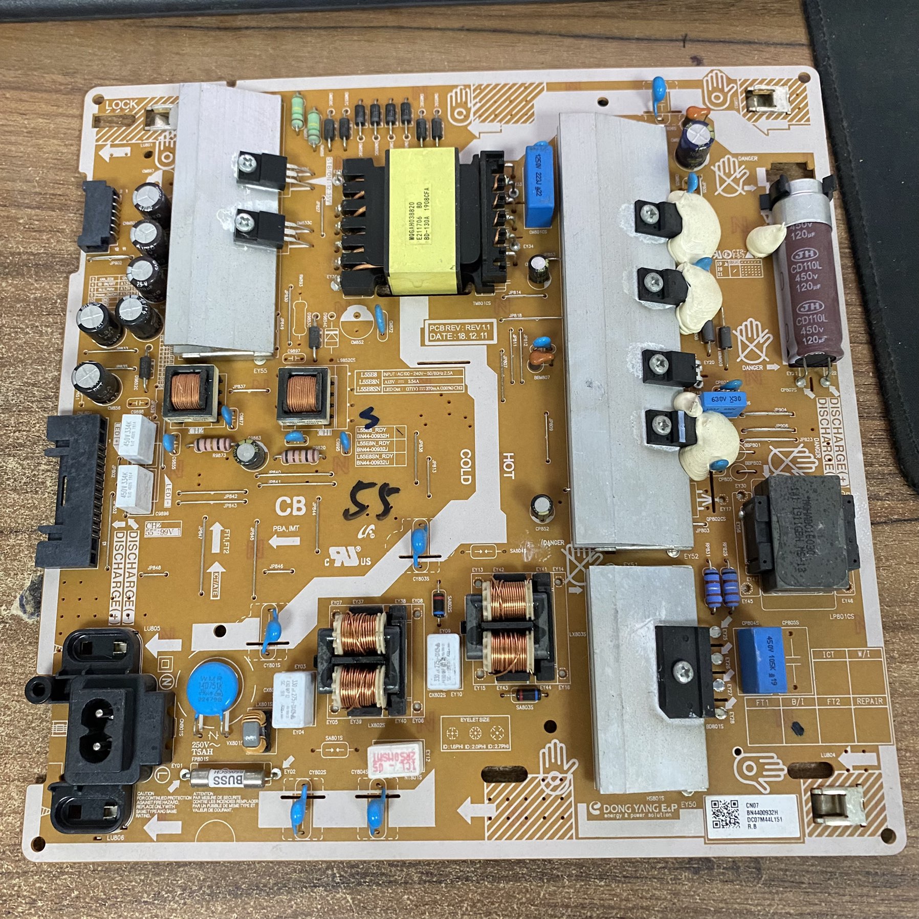 QA55Q60RAJQA55Q60RAJXXZ电源板