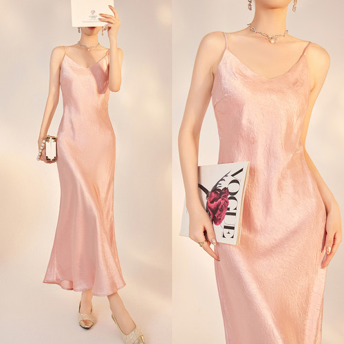 AYOMIS简约醋酸纹理感吊带长裙女2024夏季纯色内搭修身显瘦连衣裙