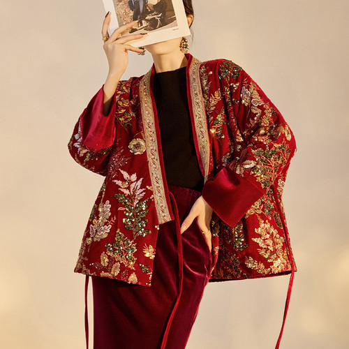 新中式红丝绒珠绣羽绒服