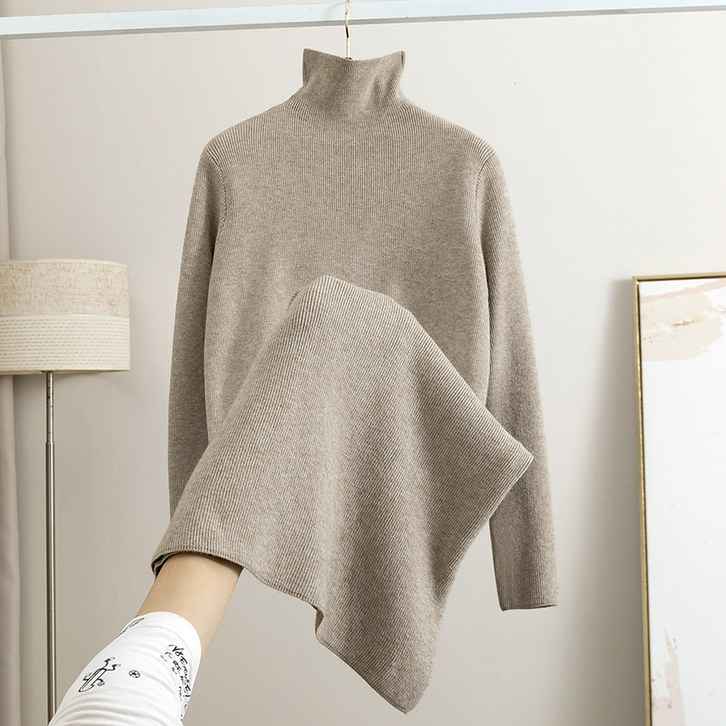 简约纯色高领针织连衣裙配大衣