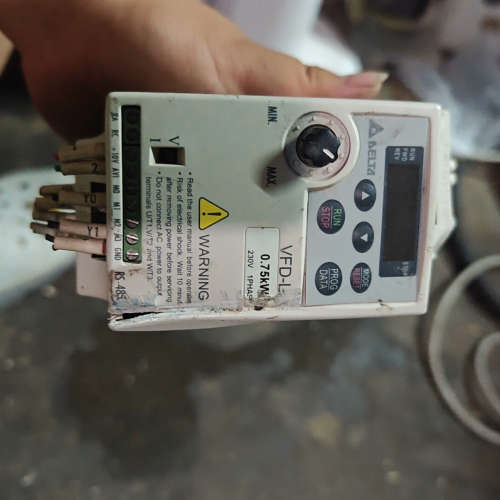 变频器 型号: VFD007L21A  0.75KW[议]