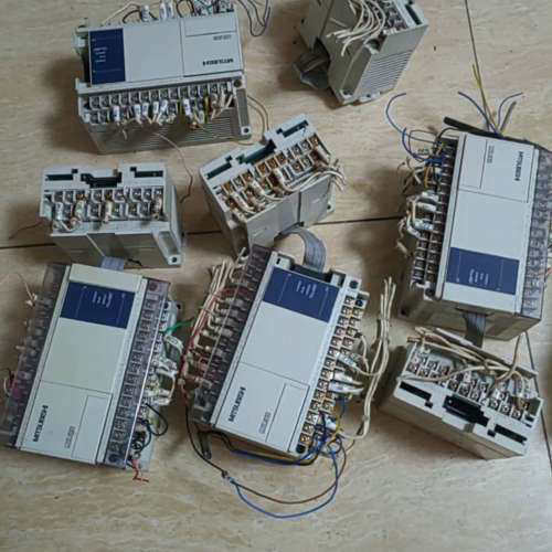 三菱FX1N40TM-001。FX2N4AD-TC。组[议]