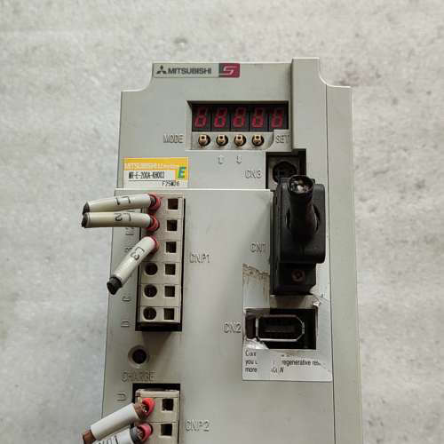 三菱伺服驱动器MR-E-200A-KH003  980台2[议]