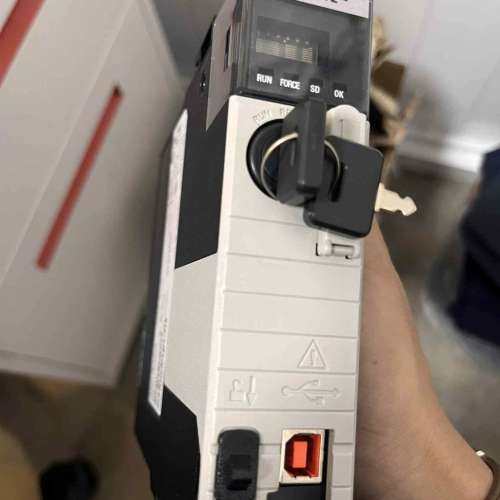 罗克韦尔AB Logix5572控制器模块，型号1756-L【议】