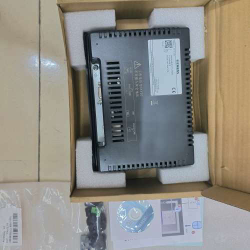 SMART 700 IE V3触摸屏，型号6AV6 6[议]