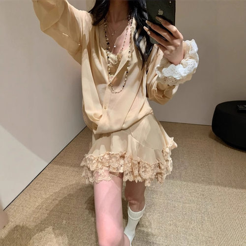 蕾丝纯欲不规则短裙套装女