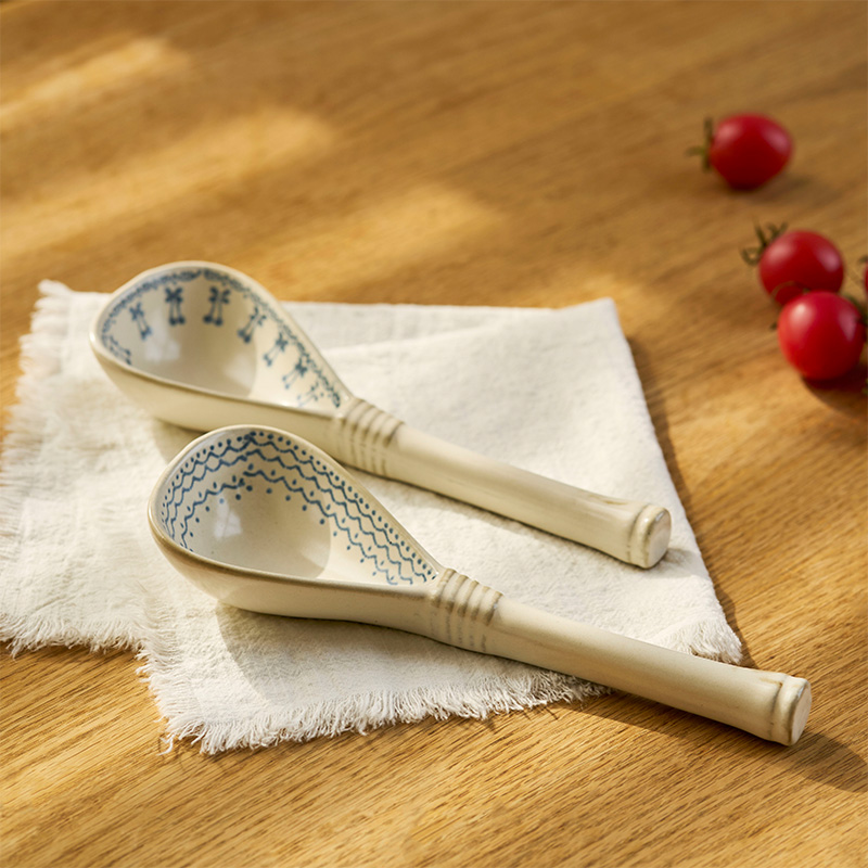 肆月长柄陶瓷青花汤勺