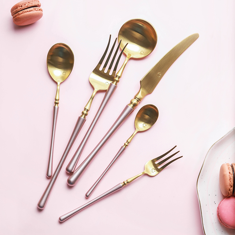 肆月圣火少女系粉叉勺金牛排刀