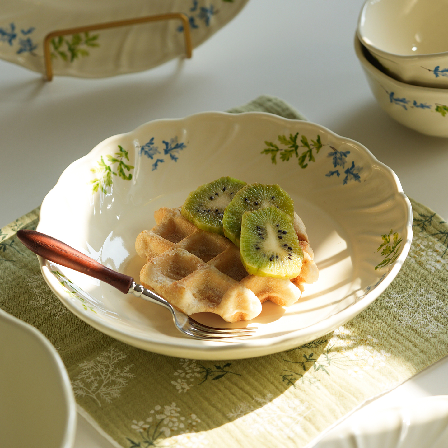 肆月盘子菜盘陶瓷圆盘深盘家用