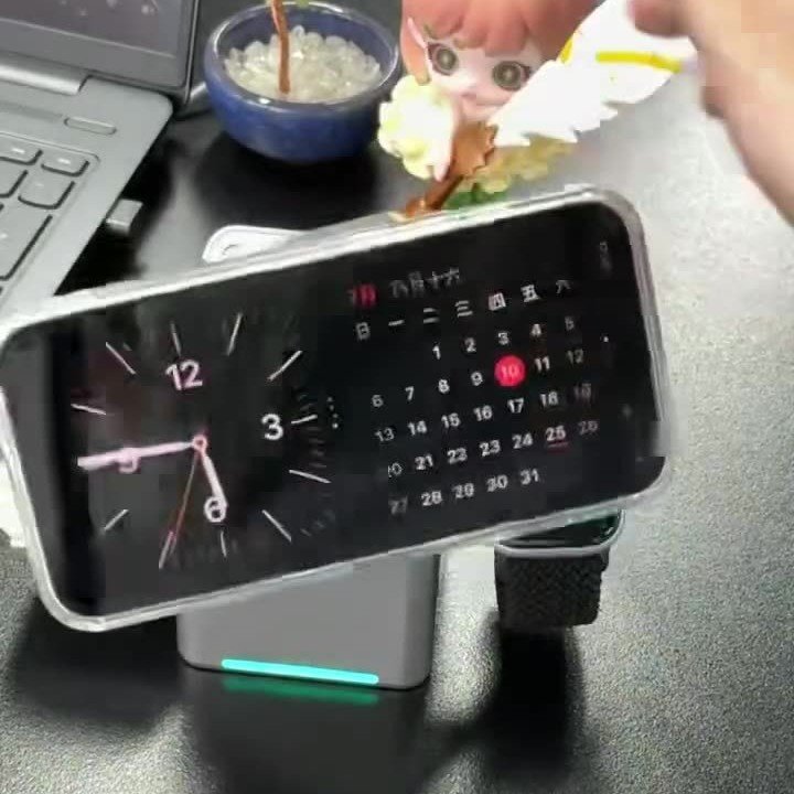 魔方旋转磁吸无线充电器四合一强磁跨境15W快充夜灯多功能桌面充