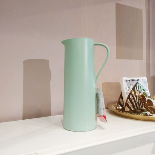 Домашний дом Ikea Home Shanghai Ikea приобретает большой HUD Thermos теплой вода для бутылки с изоляцией.