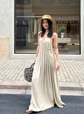 LIMO 2025夏季新款 海岛度假气质长裙宽松显瘦露背V领吊带连衣裙