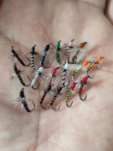 腹节摇蚊荧光多色飞蝇钩路亚微物马口白条青稍桃花翘嘴缓沉仿生饵