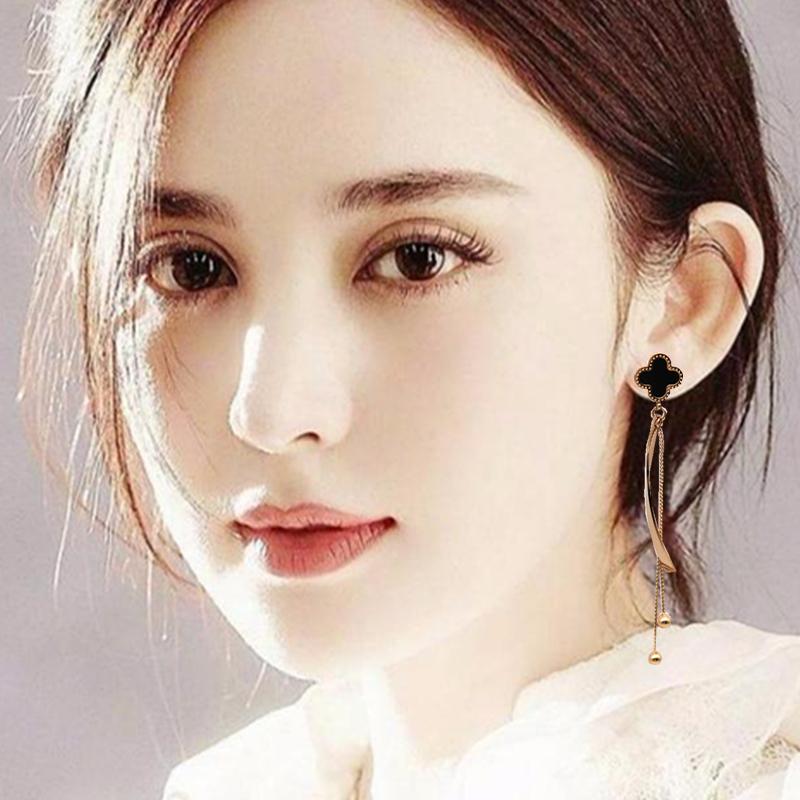 新款时尚气质黑色四叶草长款刀片流苏钛钢耳饰耳环玫瑰金耳钉吊坠