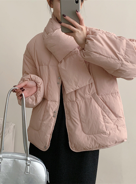 初吾家2025冬季新款韩版白鸭绒短款加厚圆领羽绒服女自带围脖围巾