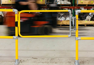 工业自闭式安全门  扶梯安全门  工厂防护安全门  通道安全门 u.