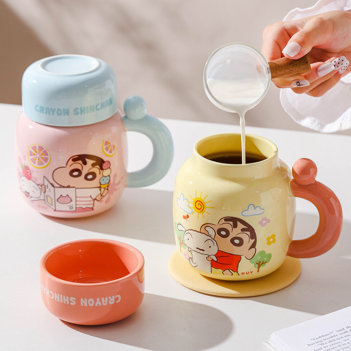 【官方授权】蜡笔小新陶瓷水壶早餐杯保温大容量水杯高颜值学生杯