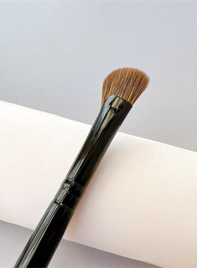 Scott Barnes63#同款无logo镰刀鼻影刷 斜角眼影刷修容暗影打底刷