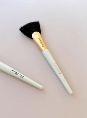 美国Too Faced二皮脸真命天子系列 扇形修容刷腮红刷散粉刷余粉扫