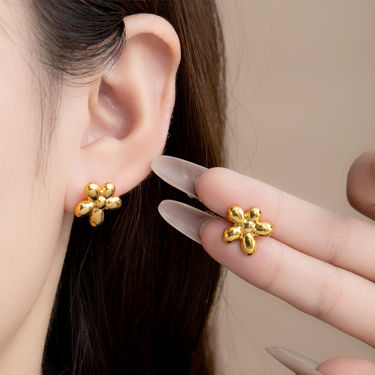简约百搭金色花朵耳钉甜美耳环