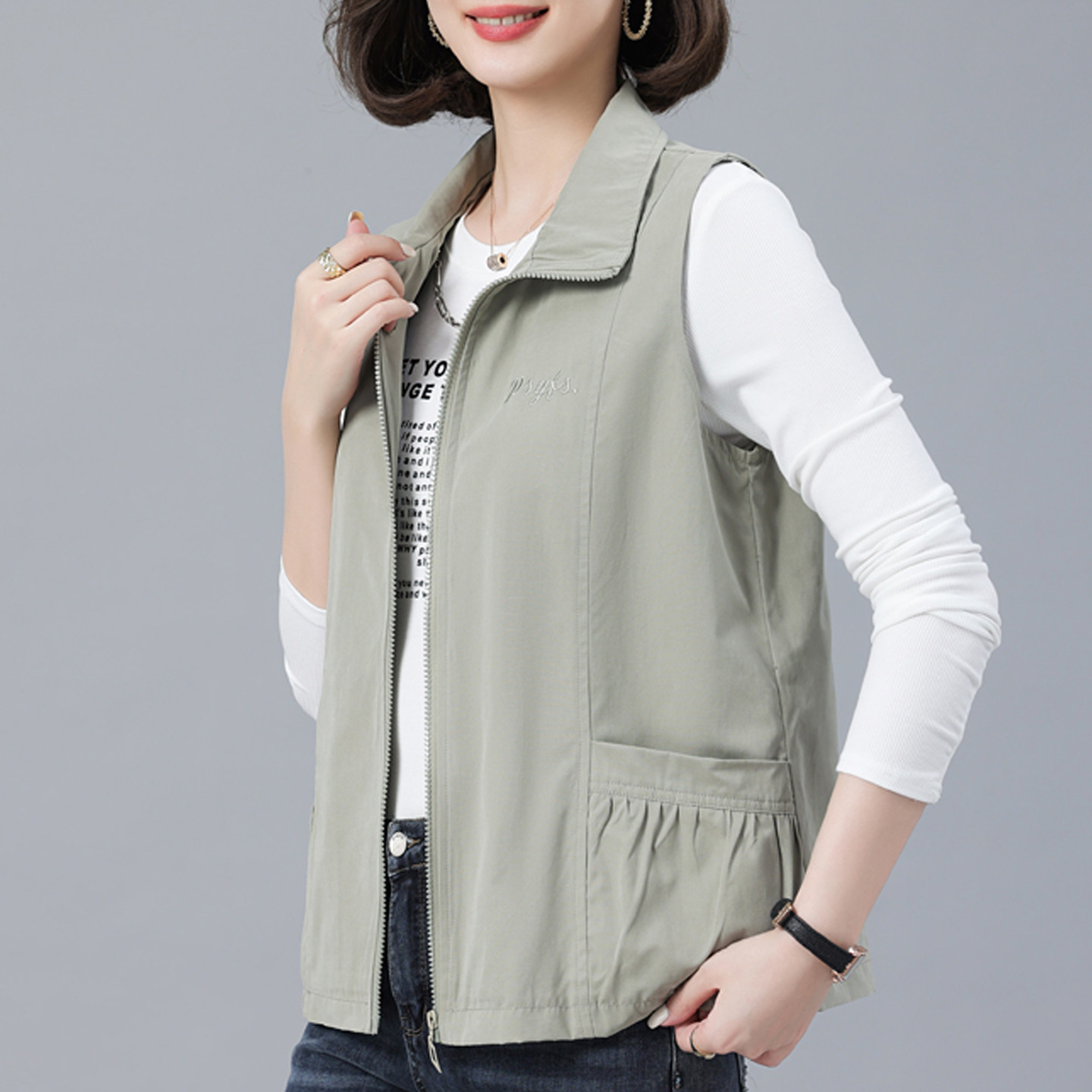 休闲马甲女短款宽松背心2026春秋新款中年妈妈小个子外穿坎肩马夹