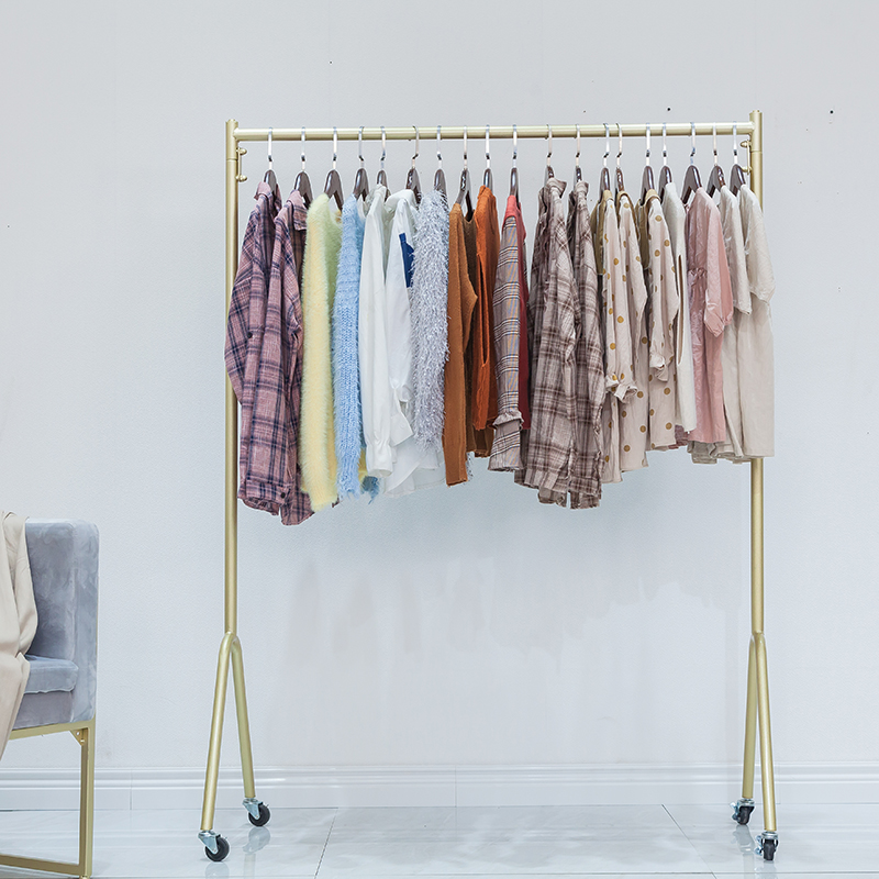 服装金色摆摊移动带滑轮展示架
