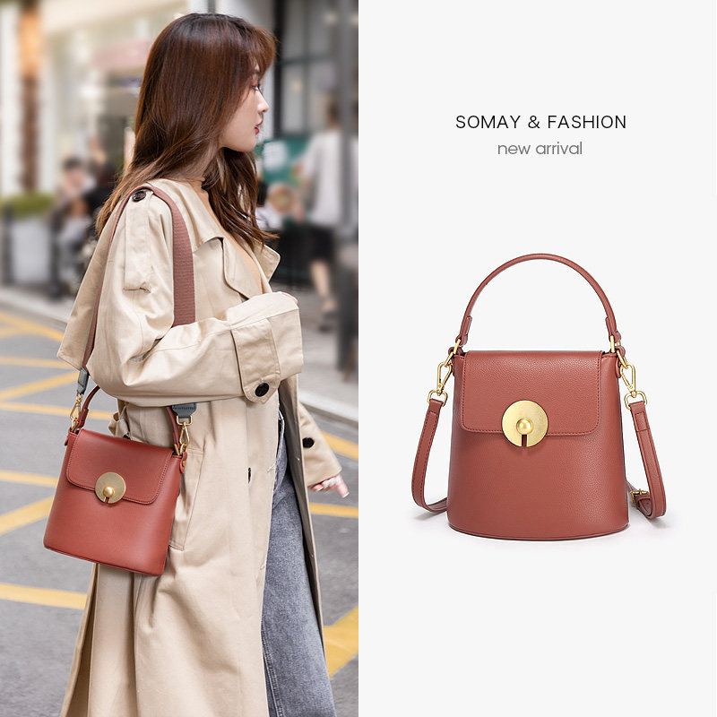 网红包包新款2020百搭手提包秋冬单肩斜挎包大容量宽带水桶潮女包