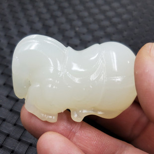 新疆和田白玉生肖马吊坠方解石玉立体马手把件玉石挂件玉马吊坠