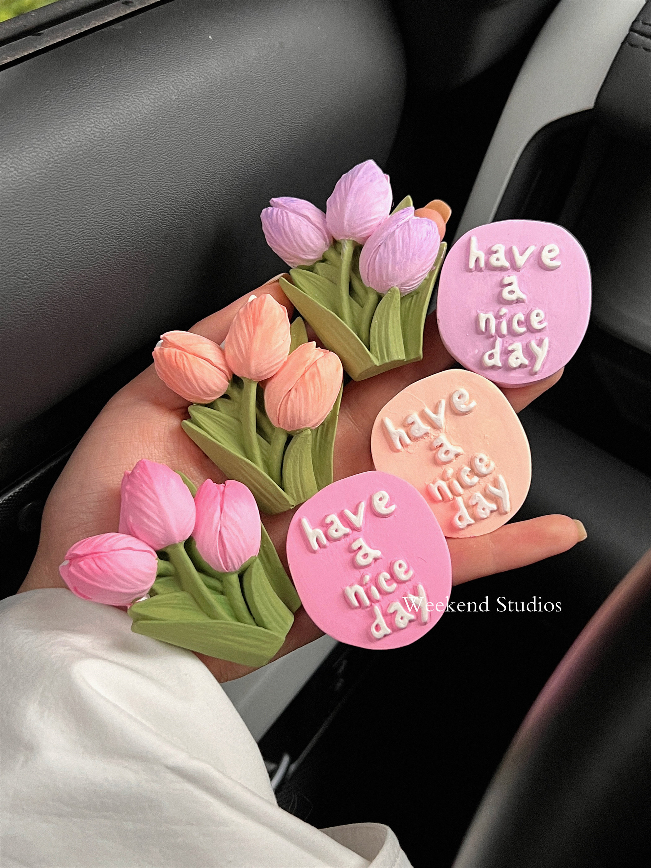 春夏郁金香车载香薰汽车出风口香水夹花朵扩香石装饰品清新淡香女