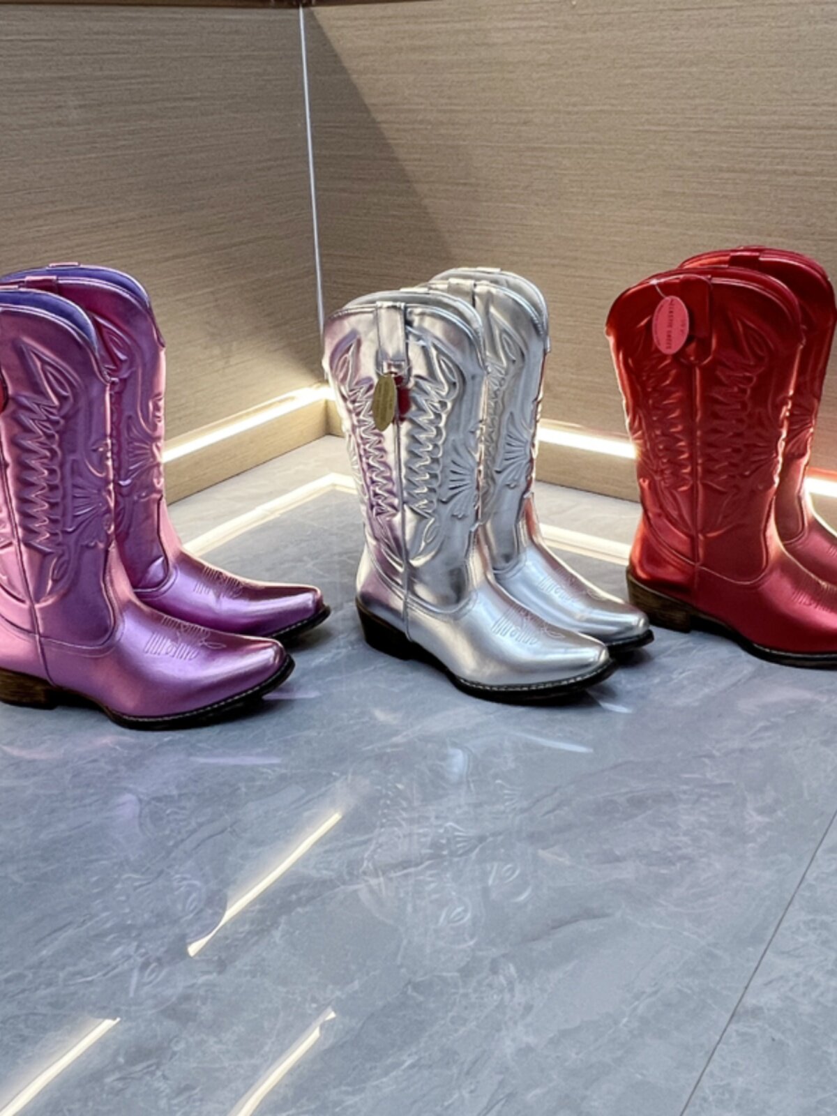 고품질 대외 무역 오리지널 싱글 두꺼운 힐 자수 밝은 색상 세련된 복고풍 웨스턴 부츠 대형 미드 송아지 카우보이 부츠 마틴 부츠