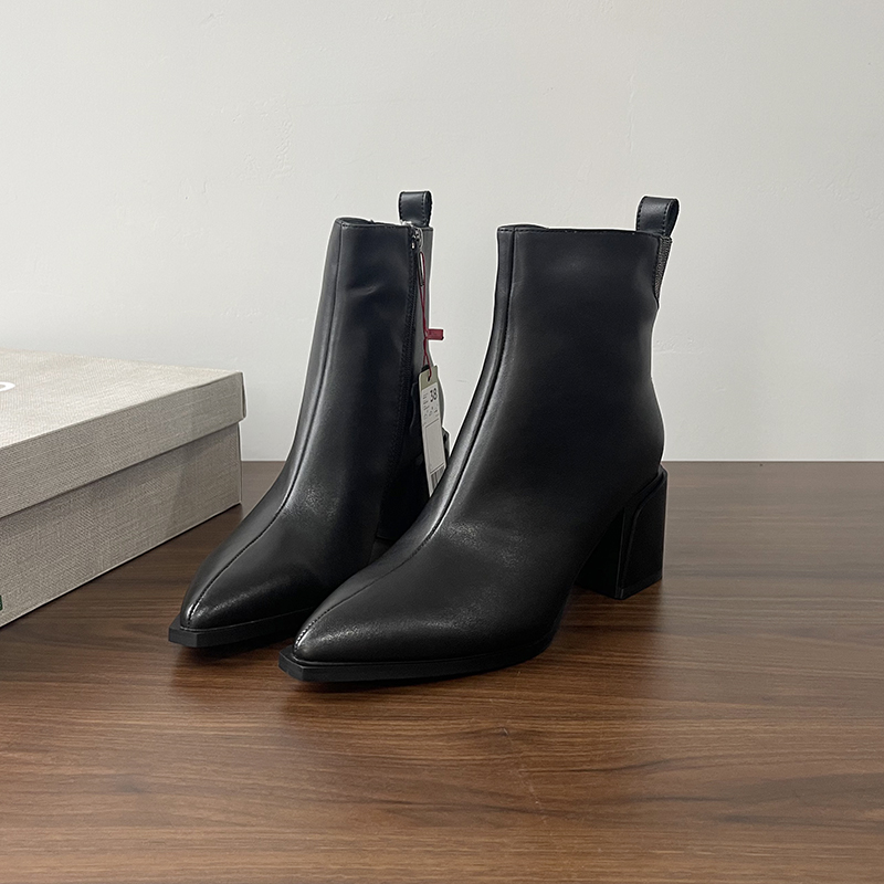 欧美尖头粗跟真皮短靴