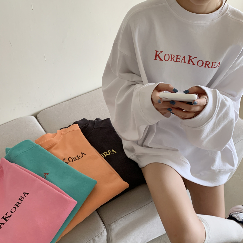 South Korea's new autumn / winter 2020 versatile letter loose long sleeve top with plush thickened round neck Pullover