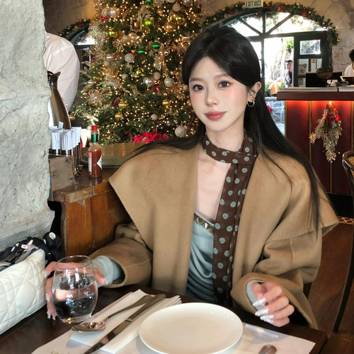 法式棕色波点丝巾高级感围脖领巾