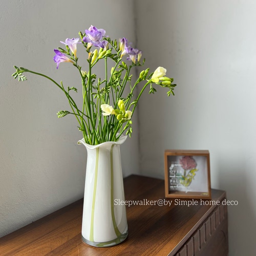 月光悠悠｜高级荷叶边裙摆玻璃花瓶 百合多头玫瑰插花摆件