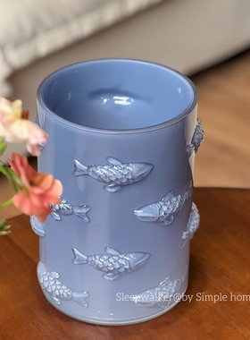 海屿｜ 雾蓝立体锦鲤浮雕花瓶 新中式直筒花器 轻奢客厅装饰摆件
