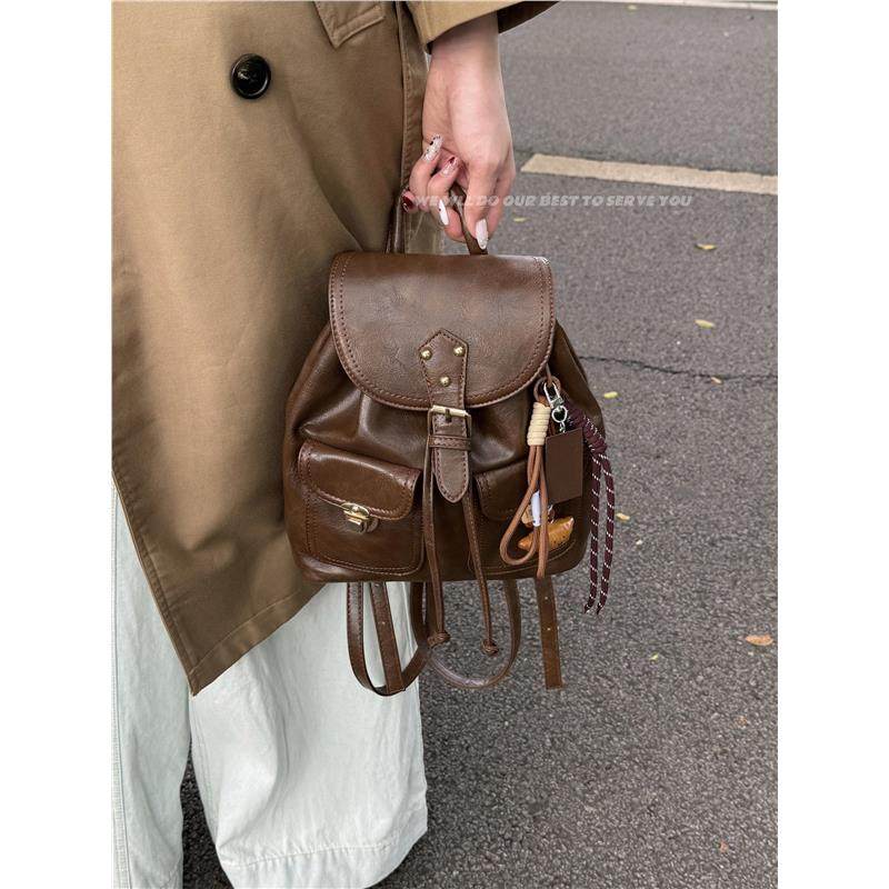 秋冬复古双肩包女2026新款大容量通勤水桶包女大学生上课单肩背包