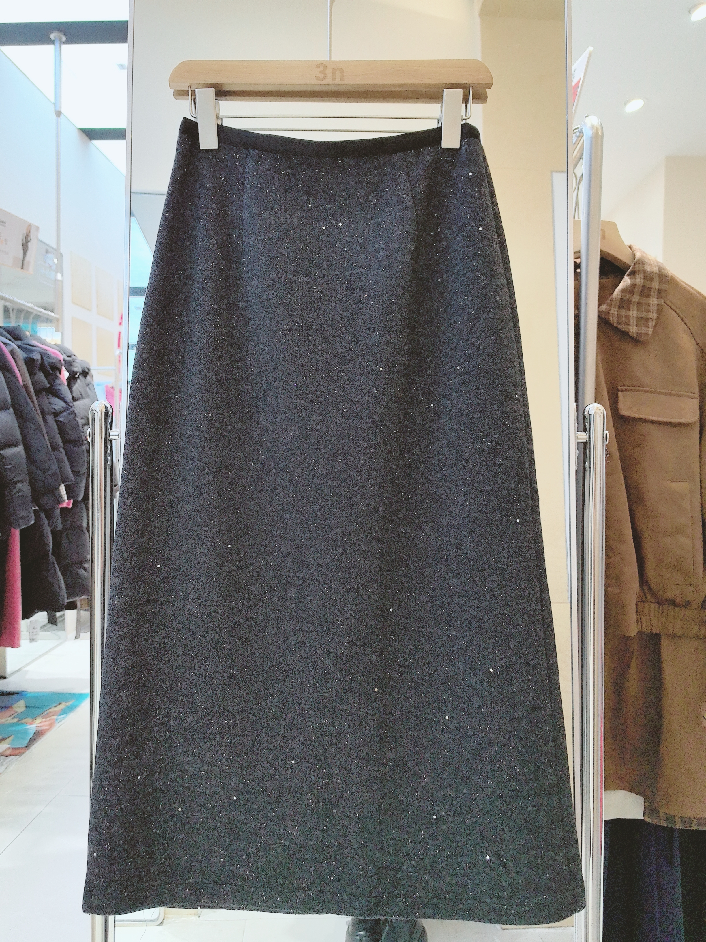 3NUX2025冬新款韩版简约百搭显瘦高品质休闲亮片直筒长半身裙