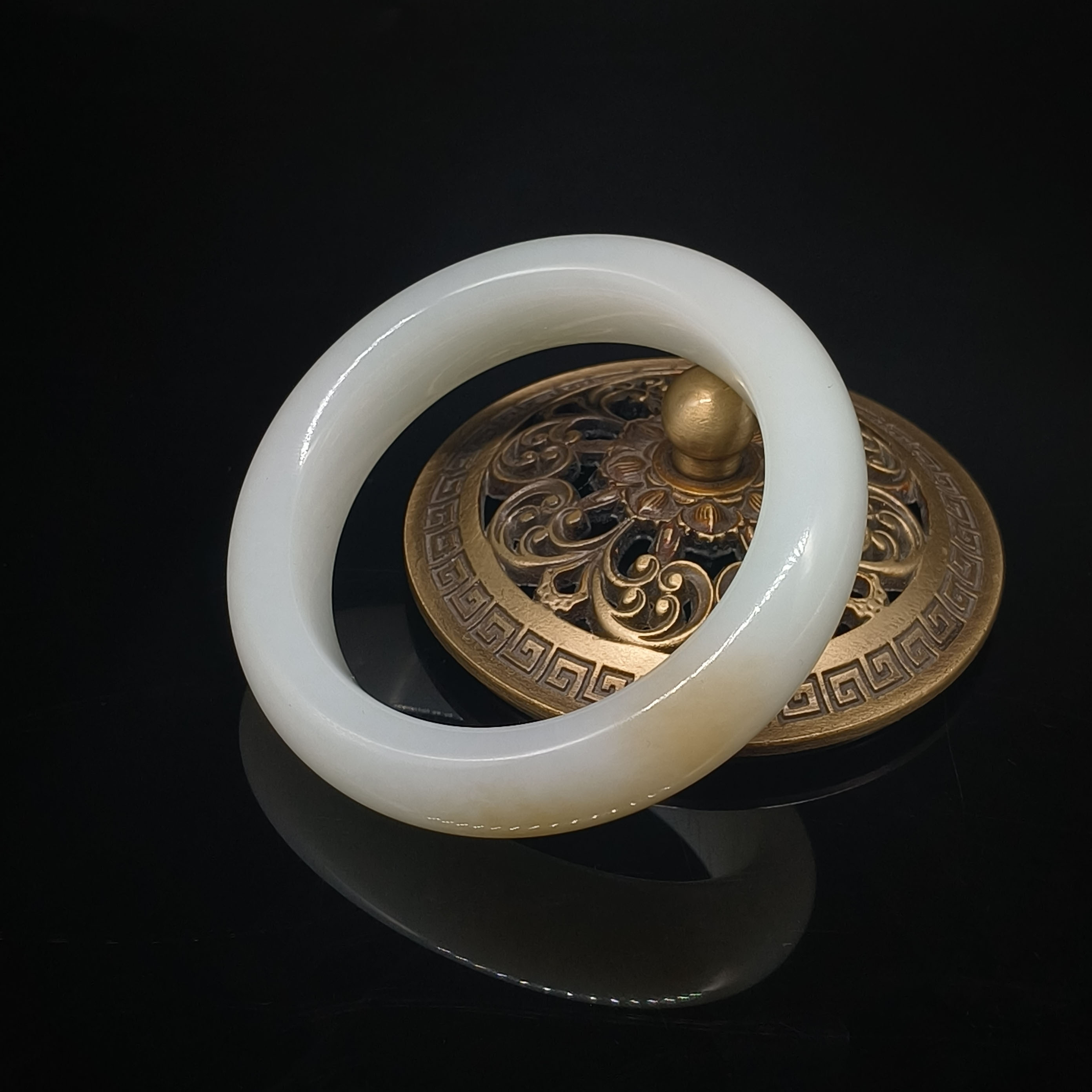 和田玉糖羊脂白玉手镯内径54.2mm  重量74.359克25072400004