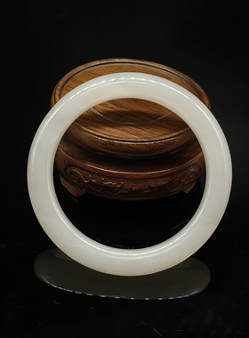 和田玉羊脂白玉手镯   内径59mm    重量 57.328克 24090400089