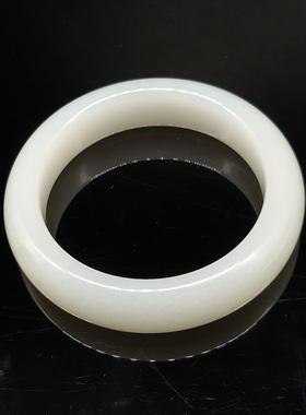 和田玉羊脂白玉手镯（精品）71.832克    内径56mm 24101200079