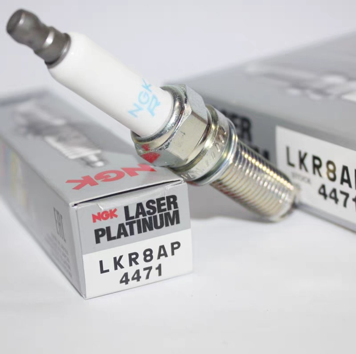 NGK火花塞LKR8AP 4471适用宝马M3 E90 E92 M5 M6 4.0L 5.0L