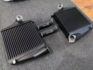 Snowtech加大中冷散热器适配保时捷卡宴S 2.9T EA839高性能改装