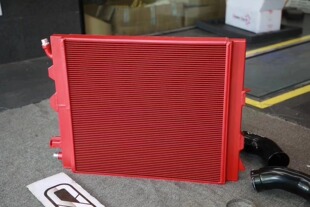 SnowTech加大中冷水箱散热器适配宝马新3系4系Z4 G20G28G22B48