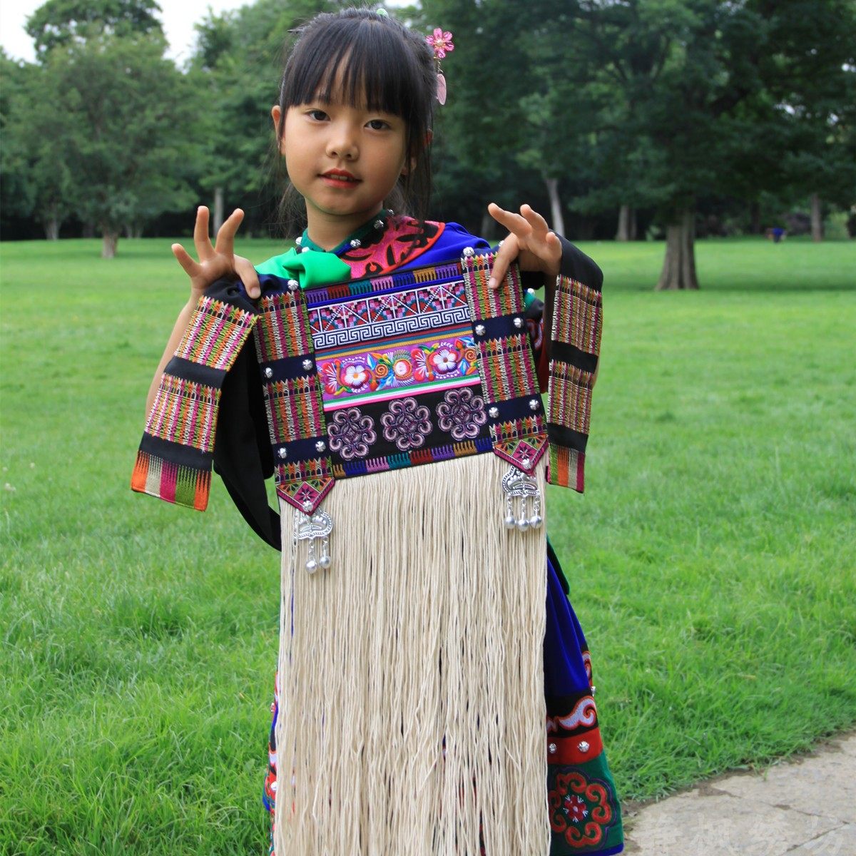 云南民族风绣花包特色刺绣女方形包新娘包帆布百搭方布艺挎包