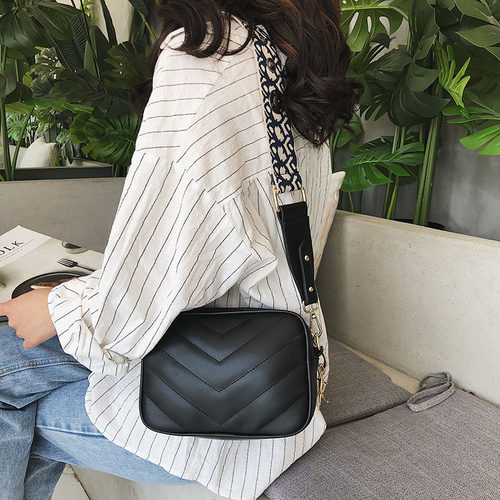 秋冬ins超火小包包潮流女包新款2025韩版百搭斜挎包洋气小方包