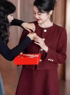 喜婆婆婚宴装礼服裙2025秋冬季妈妈装气质优雅酒红色连衣裙两件套
