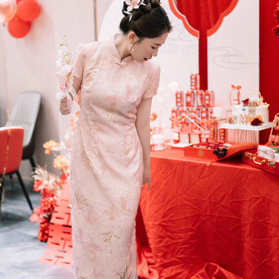 新中式国风粉色改良旗袍女士夏季2025新款气质订婚礼服裙日常可穿