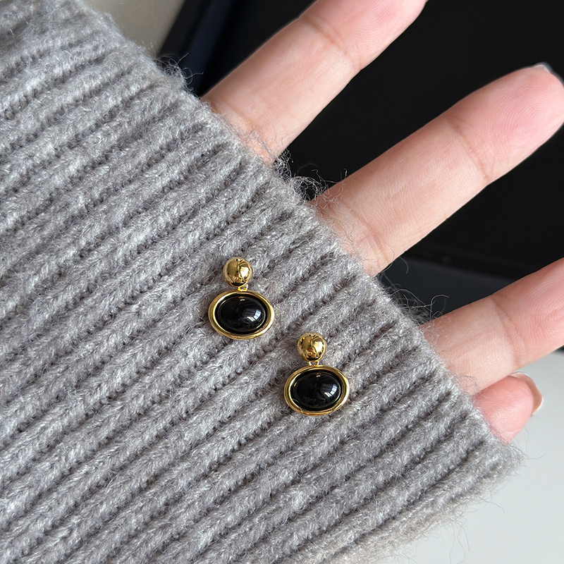 柚卡女黑色玛瑙养耳洞小耳钉