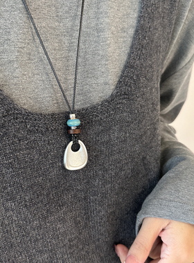 柚卡 拉丝金属吊坠编织毛衣项链女款高级感轻奢小众配饰配饰长款