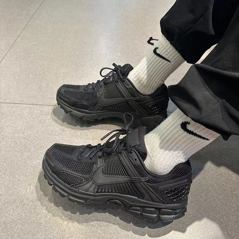 NIKE耐克男鞋ZOOM VOMERO 5 复古运动透气跑步鞋休闲老爹鞋BV1358